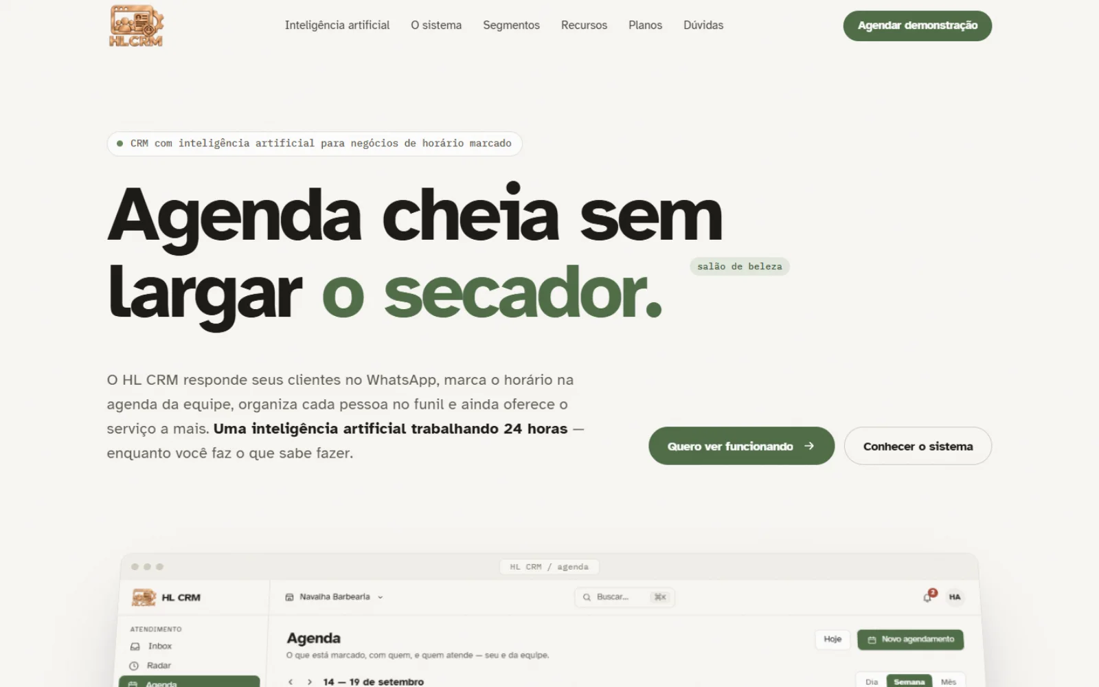 Tela do HL CRM, com conversa, agenda e funil